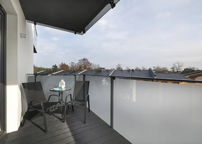 Modern Apartment With Balcony And Parking By Noclegi Renters