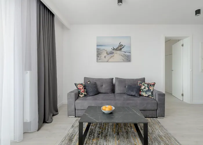 Modern Apartment With Balcony And Parking By Noclegi Renters