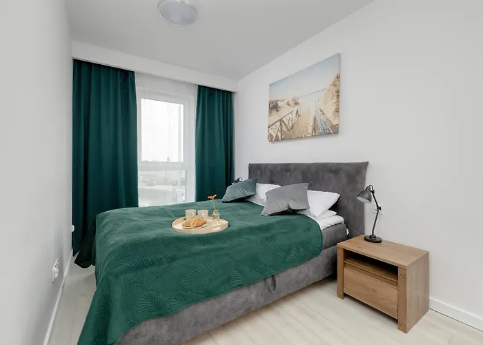 Modern Apartment With Balcony And Parking By Noclegi Renters