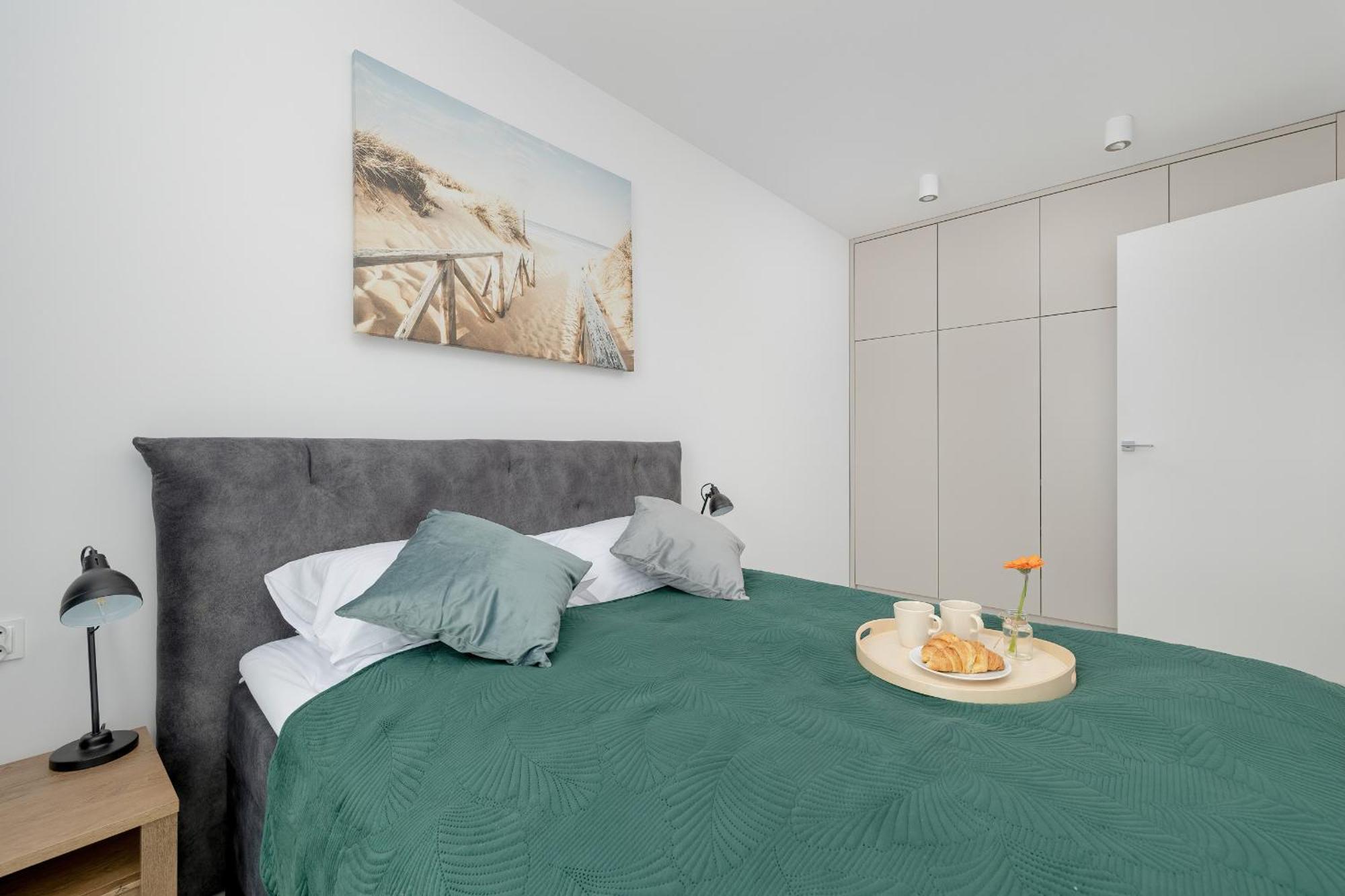 Apartment Modern With Balcony And Parking By Renters *
