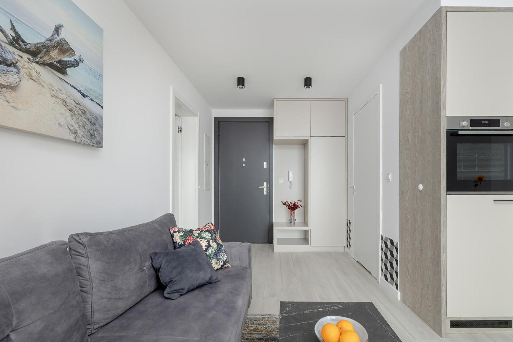 Apartment Modern With Balcony And Parking By Renters